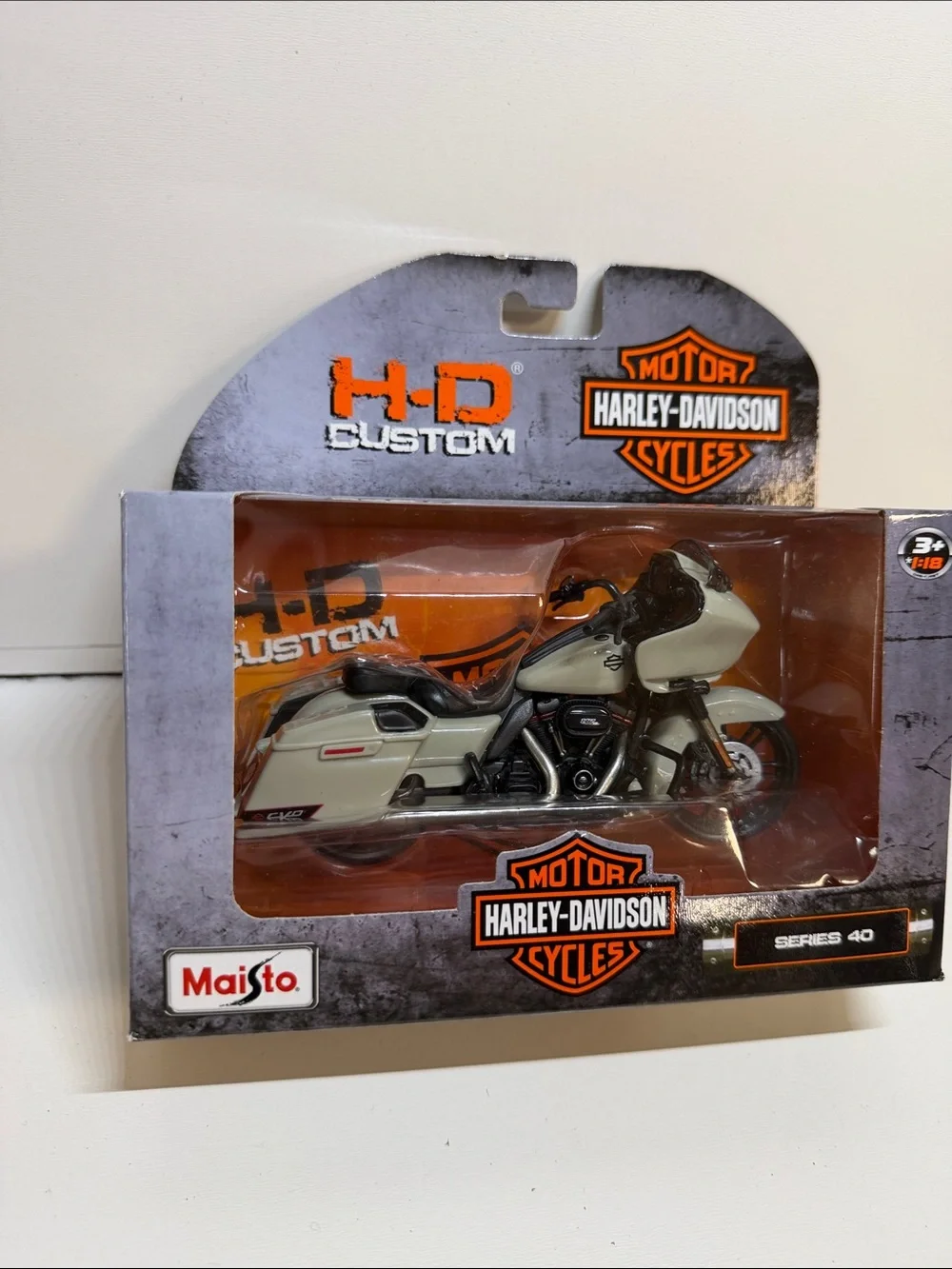 Harley-Davidson Diecast Motorcycle - Cream and Black